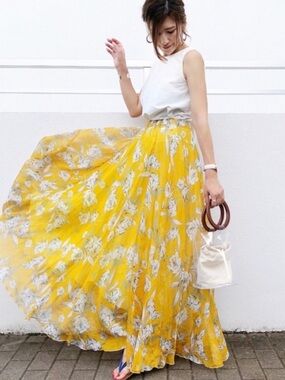 Chic Wish Yellow Floral Maxi Skirt - Lightweight Pleated Flowy Skirt XS / Small